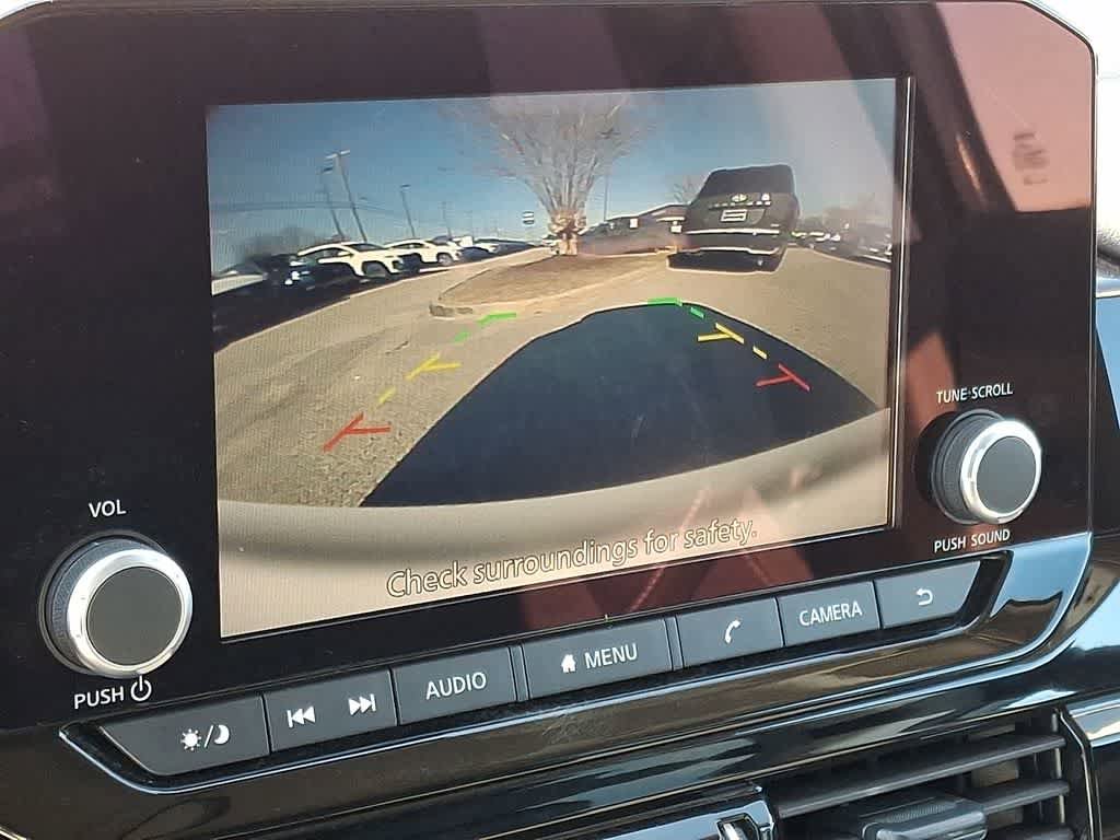 Used 2024 Nissan Pathfinder SV image 18