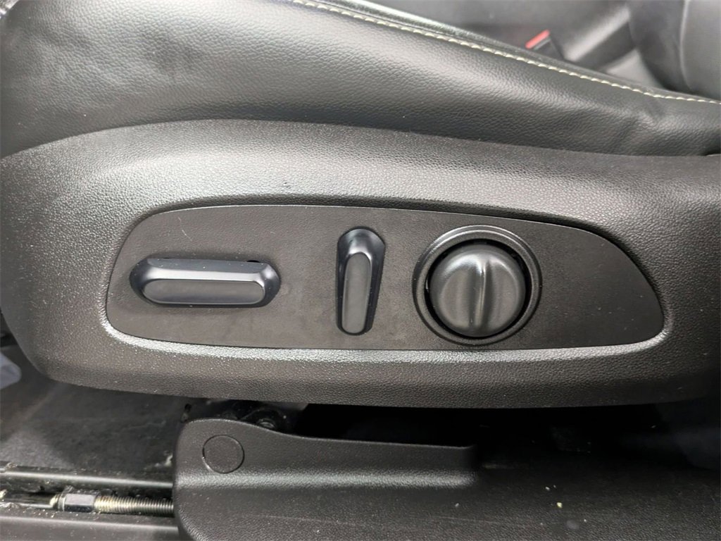 Used 2018 GMC Acadia SLT image 13