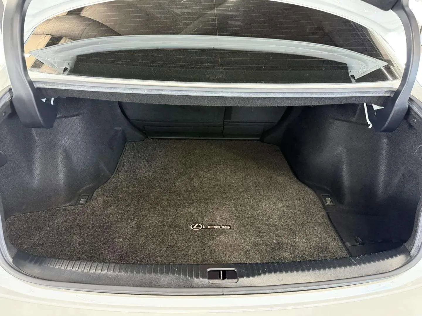 Used 2019 Lexus IS 300 F Sport w/ F Sport Package image 9