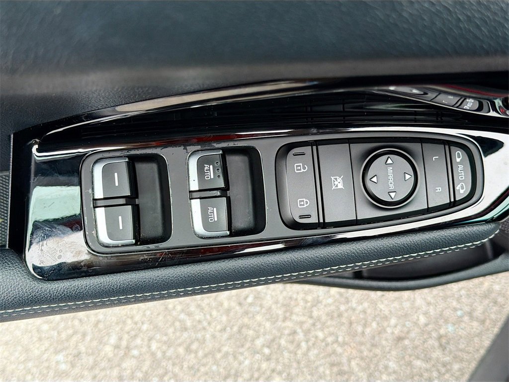 Used 2022 Kia Niro EX Premium image 19