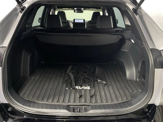 Used 2025 Toyota RAV4 XSE AWD/4WD image 25