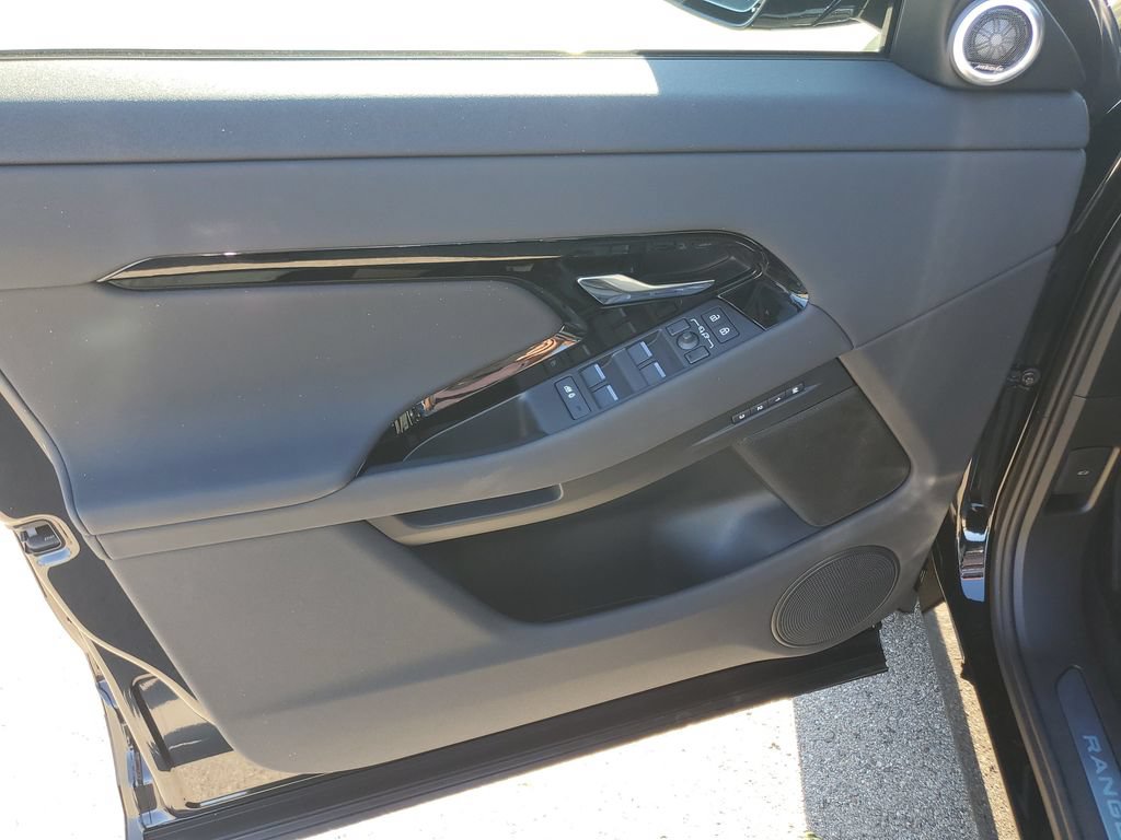 New 2026 Land Rover Range Rover Evoque S AWD/4WD image 7
