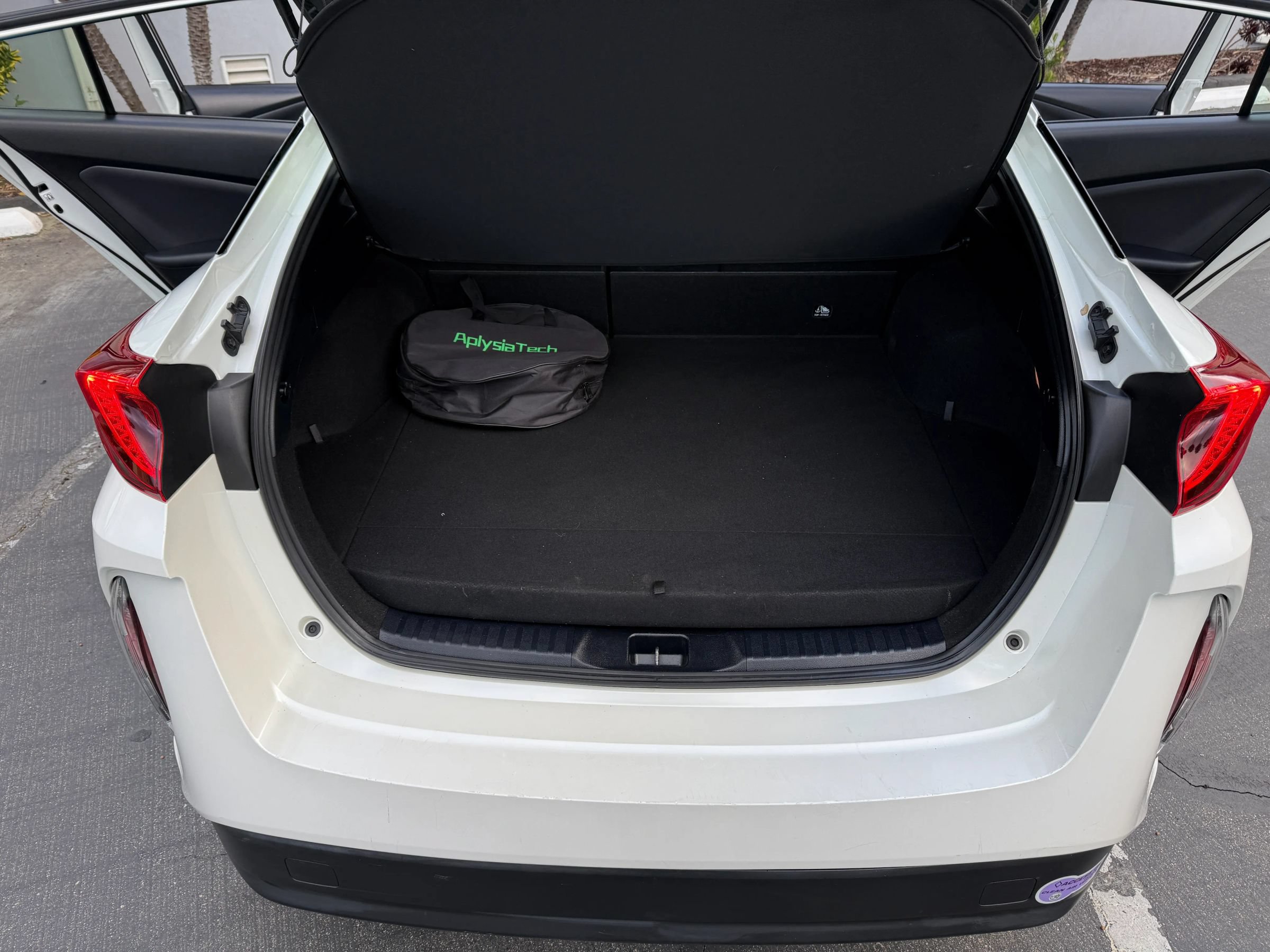 Used 2018 Toyota Prius Prime Premium w/ Carpet Mat Package FWD image 21