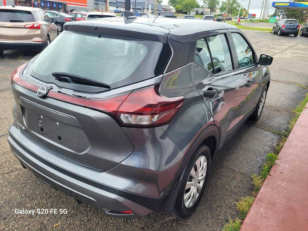 Used 2022 Nissan Kicks S image 6