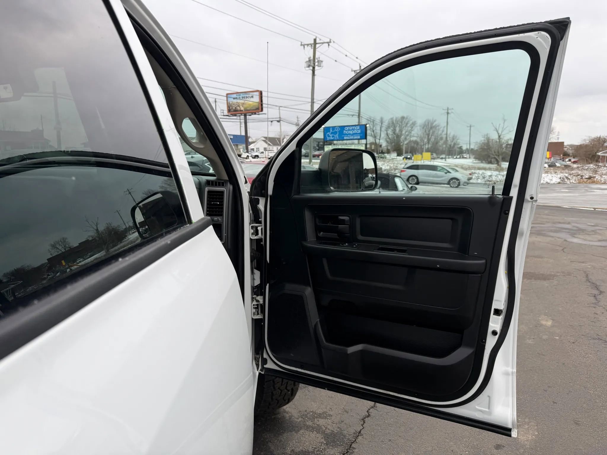 Used 2017 RAM 3500 Tradesman w/ Chrome Appearance Group image 21