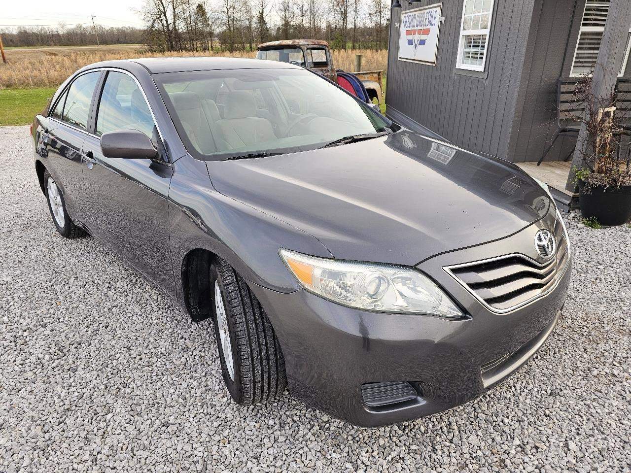 Used 2010 Toyota Camry LE image 11