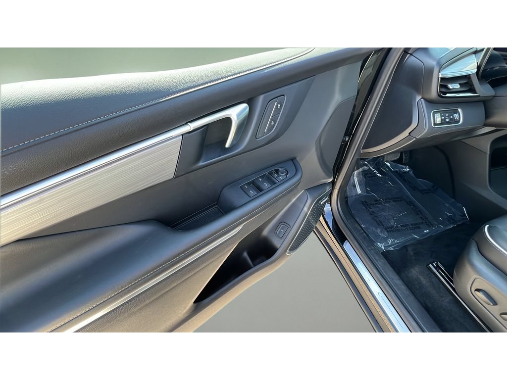 Certified 2025 Buick Enclave Preferred AWD/4WD image 26