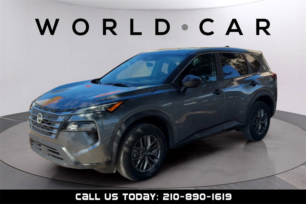 Used 2024 Nissan Rogue S image 3