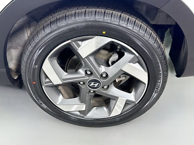 Used 2025 Hyundai Venue SEL image 29