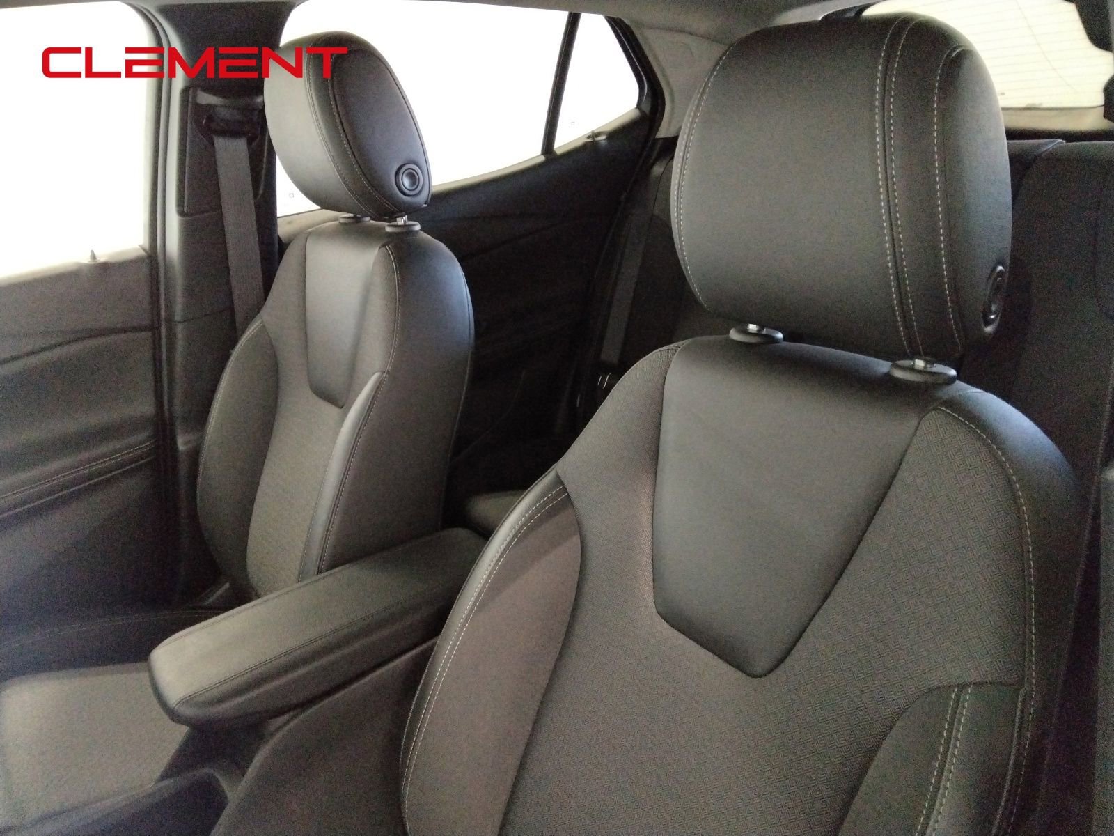 Used 2025 Buick Encore GX Preferred image 28