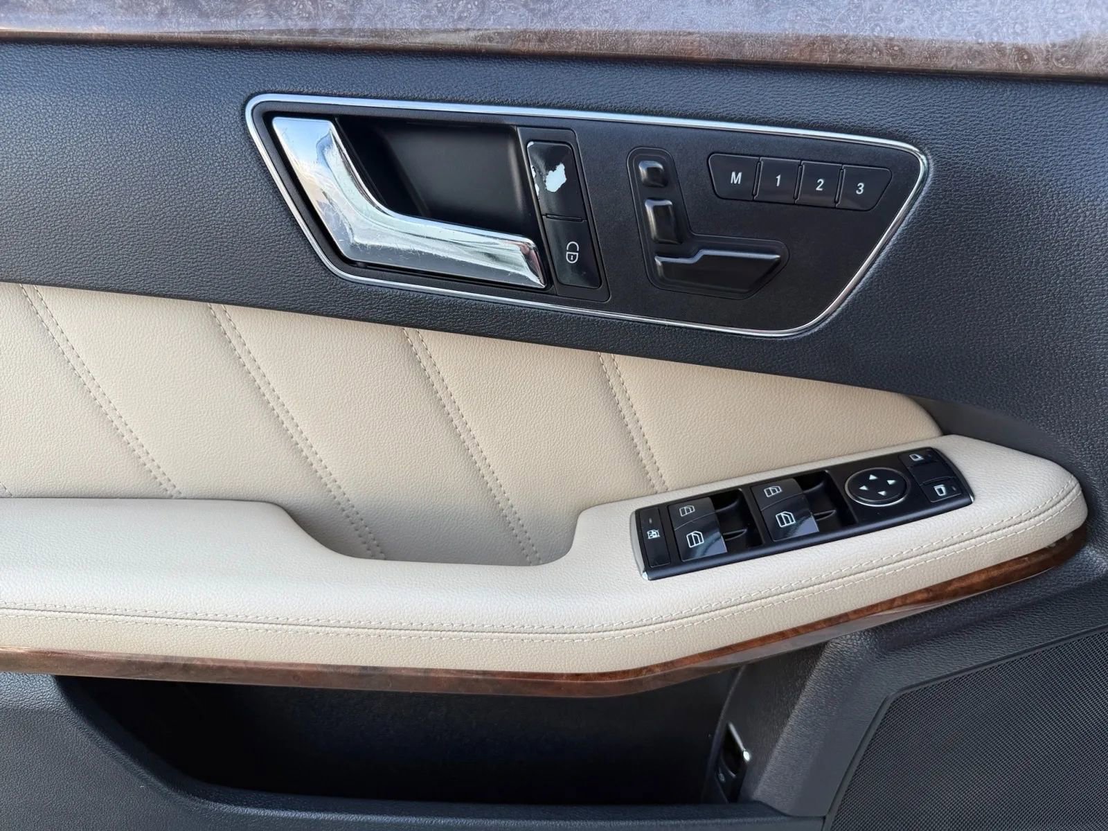 Used 2010 Mercedes-Benz E 350 Sedan image 20