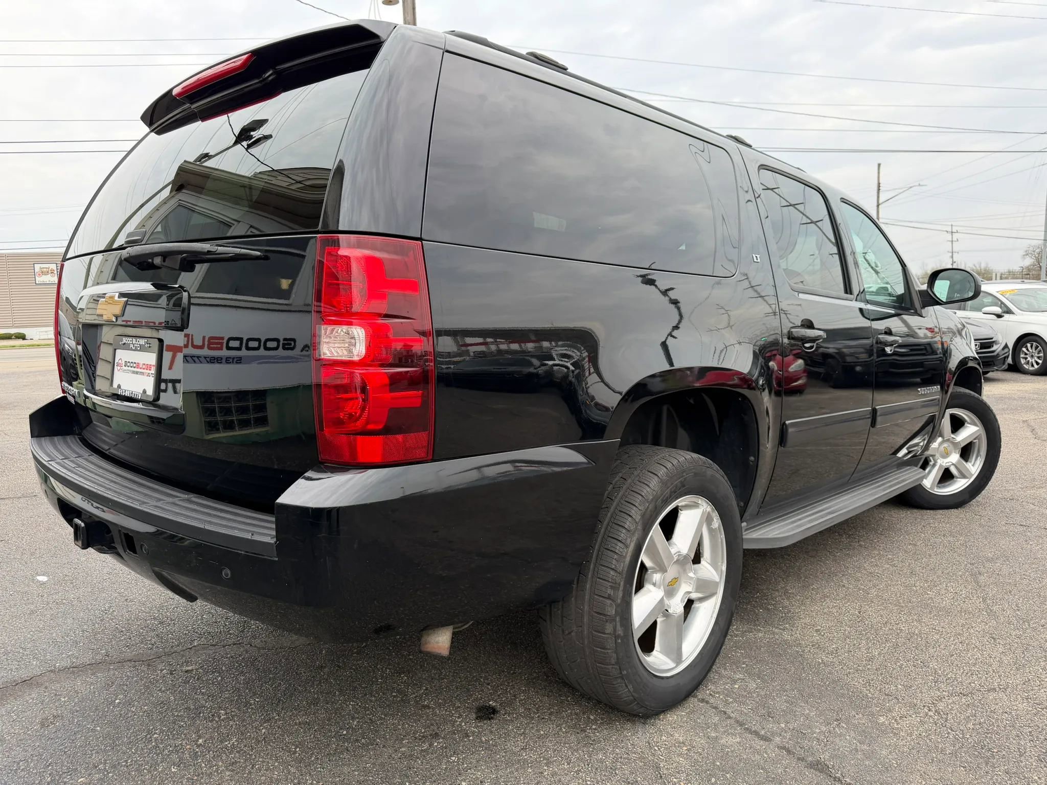 Used 2013 Chevrolet Suburban LT w/ Luxury Package image 14