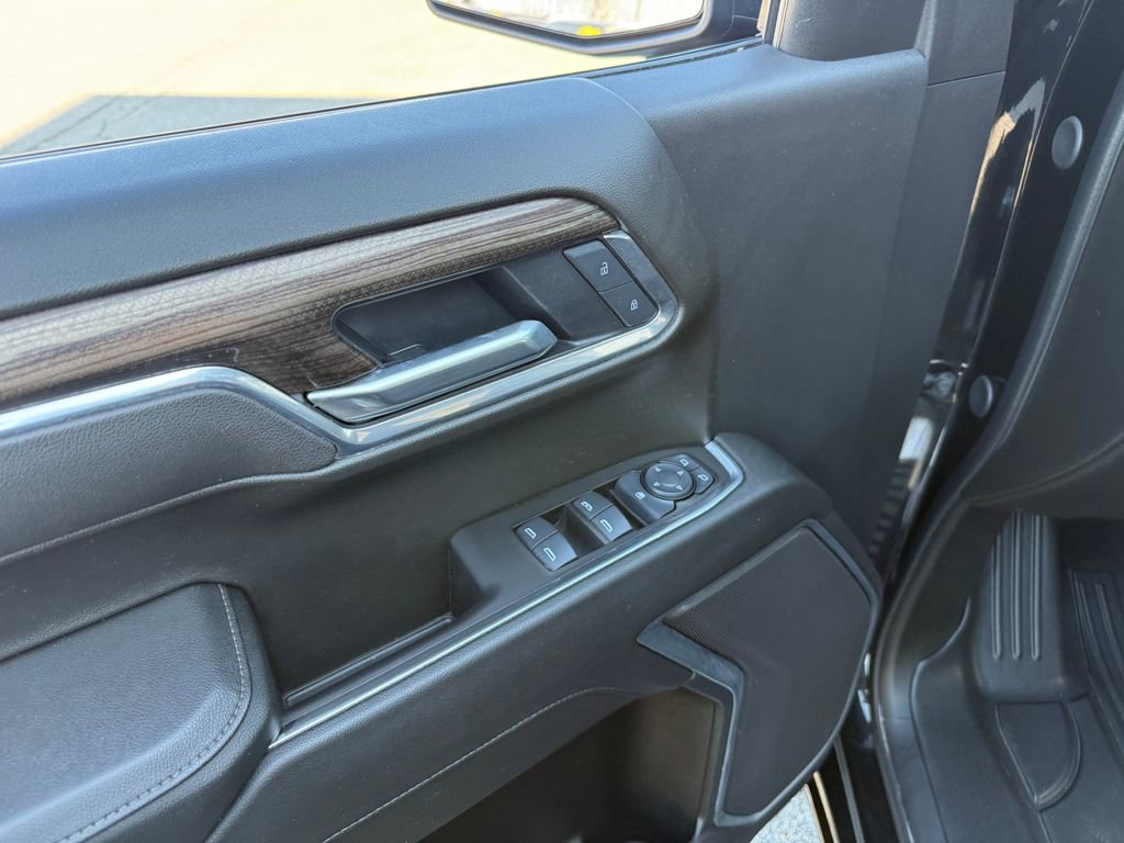 Used 2025 Chevrolet Silverado 1500 LT image 17