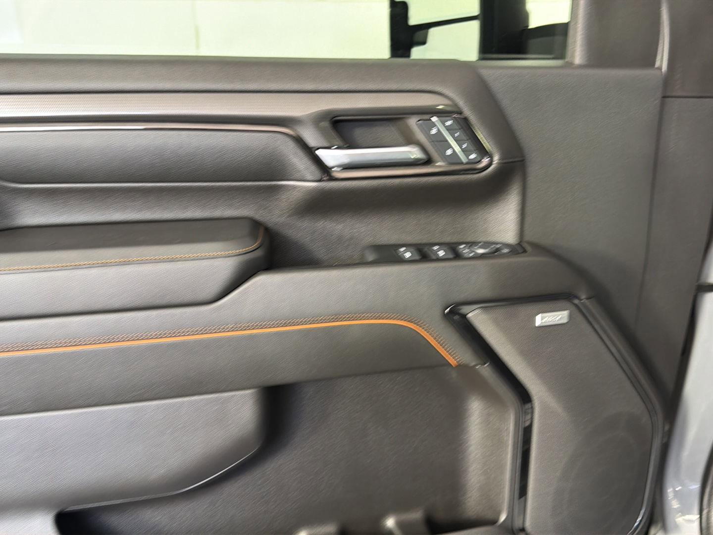 Used 2024 GMC Sierra 2500 AT4 w/ Technology Package AWD/4WD image 28