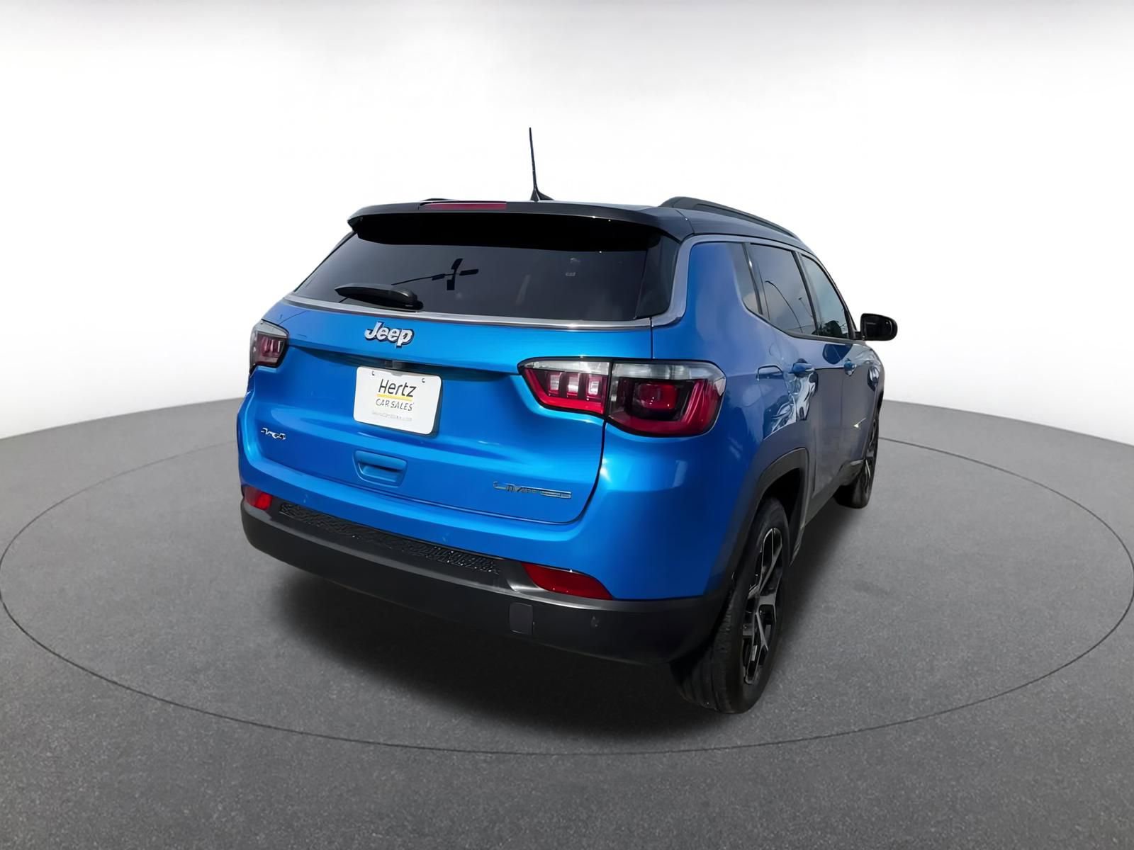 Used 2025 Jeep Compass Limited image 14