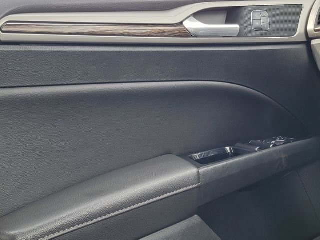 Used 2015 Ford Fusion SE w/ Equipment Group 202A FWD image 37