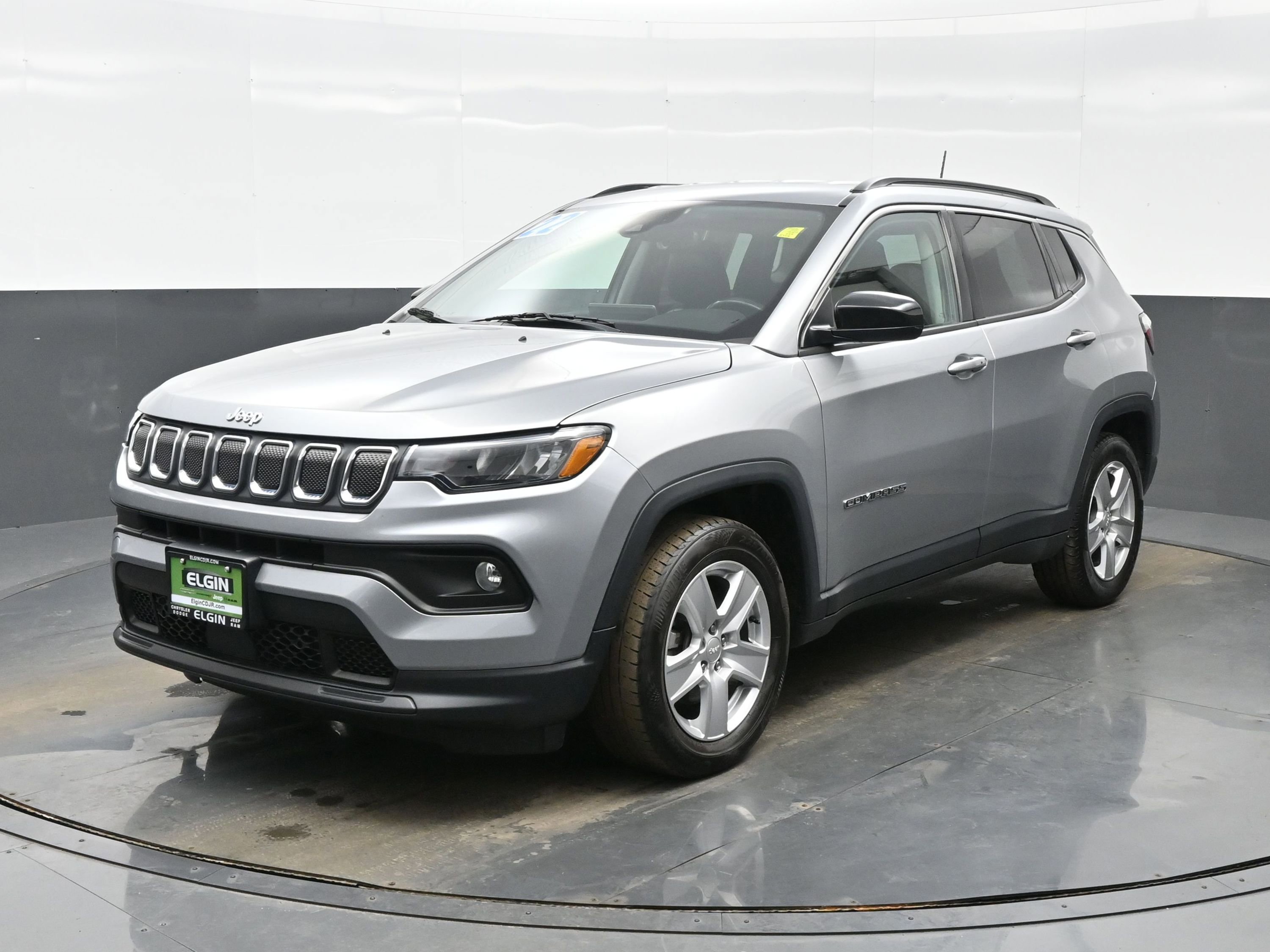 Used 2022 Jeep Compass Latitude w/ Convenience Group image 2