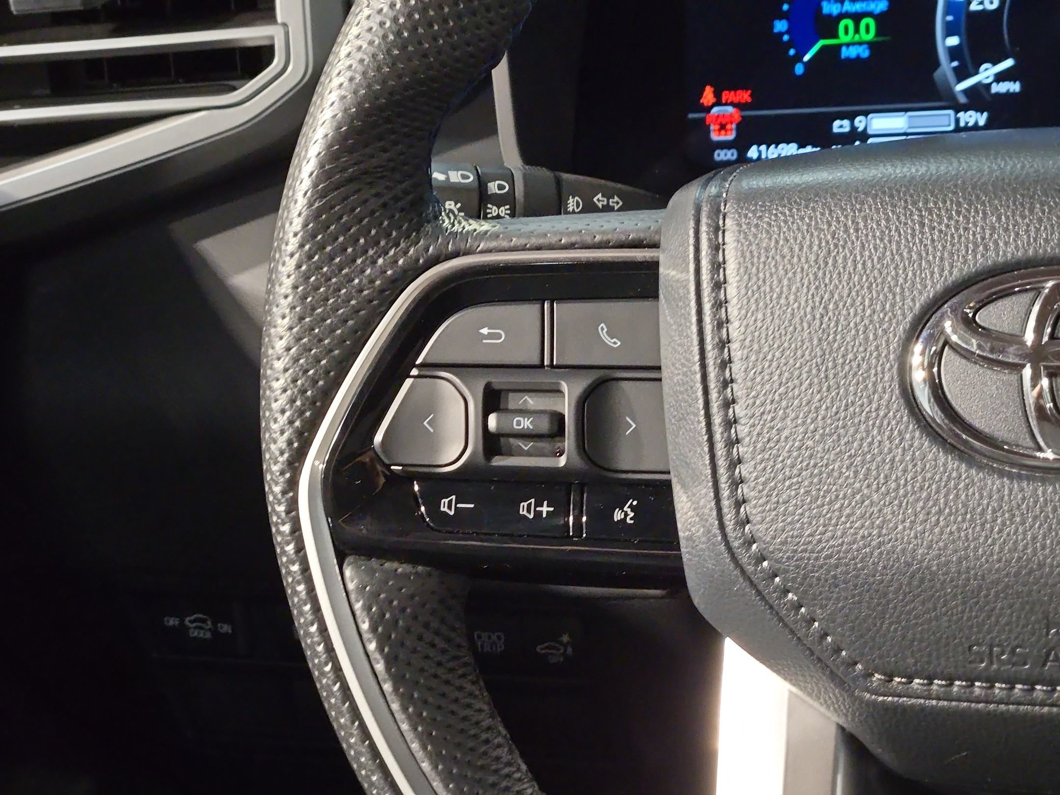 Used 2024 Toyota Sequoia Platinum w/ TRD Off-Road Package AWD/4WD image 27