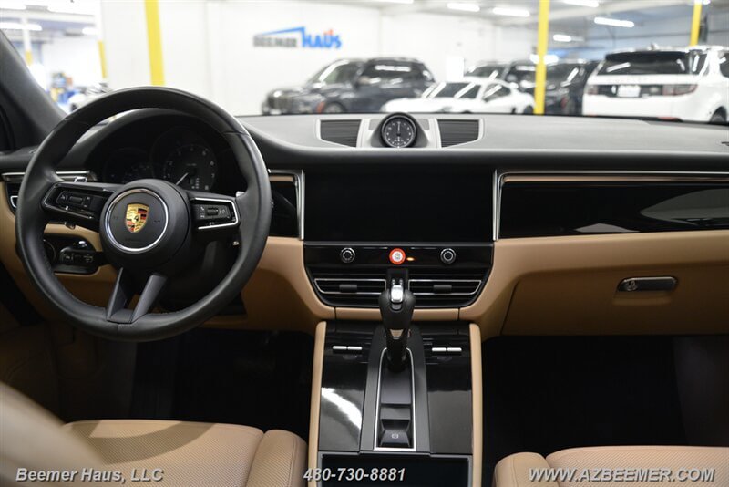 Used 2023 Porsche Macan AWD/4WD image 23