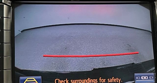 Used 2014 Toyota Land Cruiser image 36