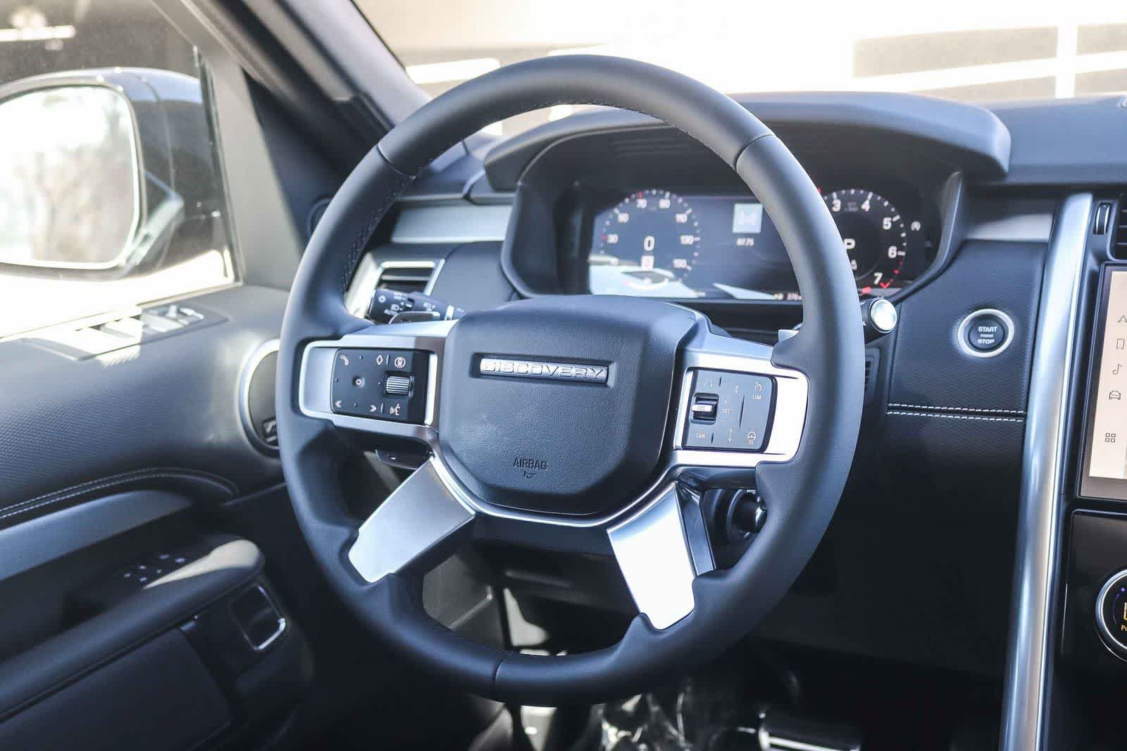 New 2026 Land Rover Discovery Dynamic SE AWD/4WD image 15