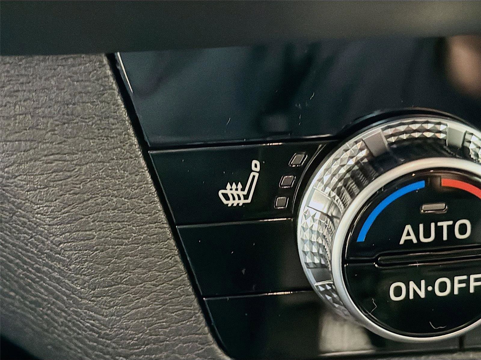 New 2026 Mitsubishi Outlander AWD image 24