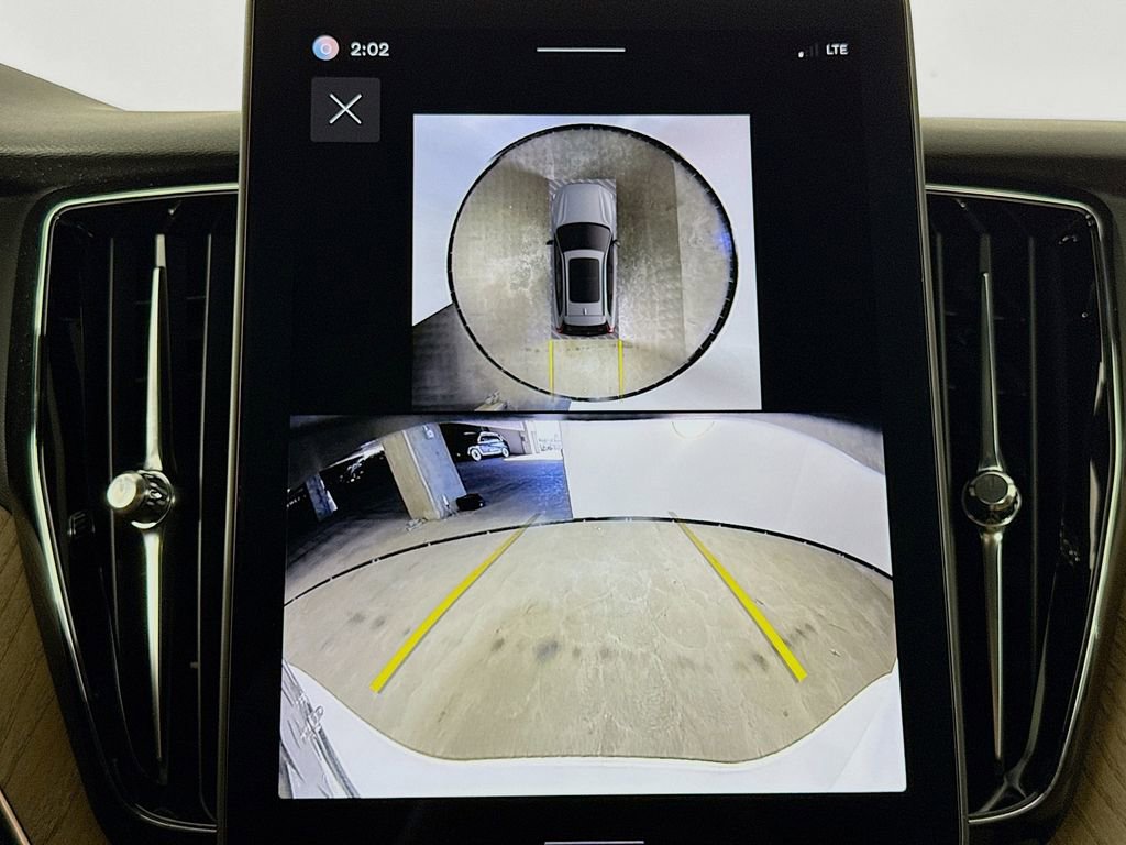 Used 2026 Volvo XC60 B5 Plus w/ Climate Package PRO image 13