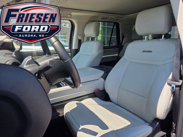 Used 2025 Ford Expedition Platinum w/ Driver's Package AWD/4WD image 14