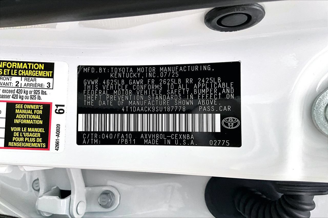 Used 2025 Toyota Camry LE FWD image 16