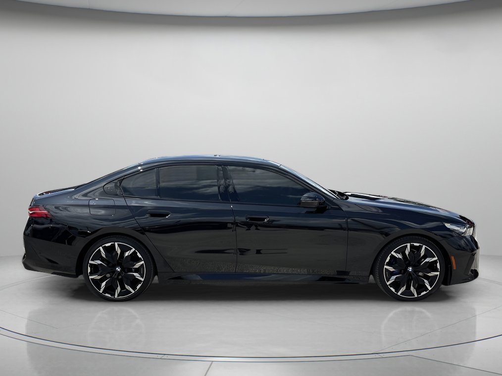 Used 2024 BMW 540i xDrive w/ M Sport Package AWD/4WD image 2