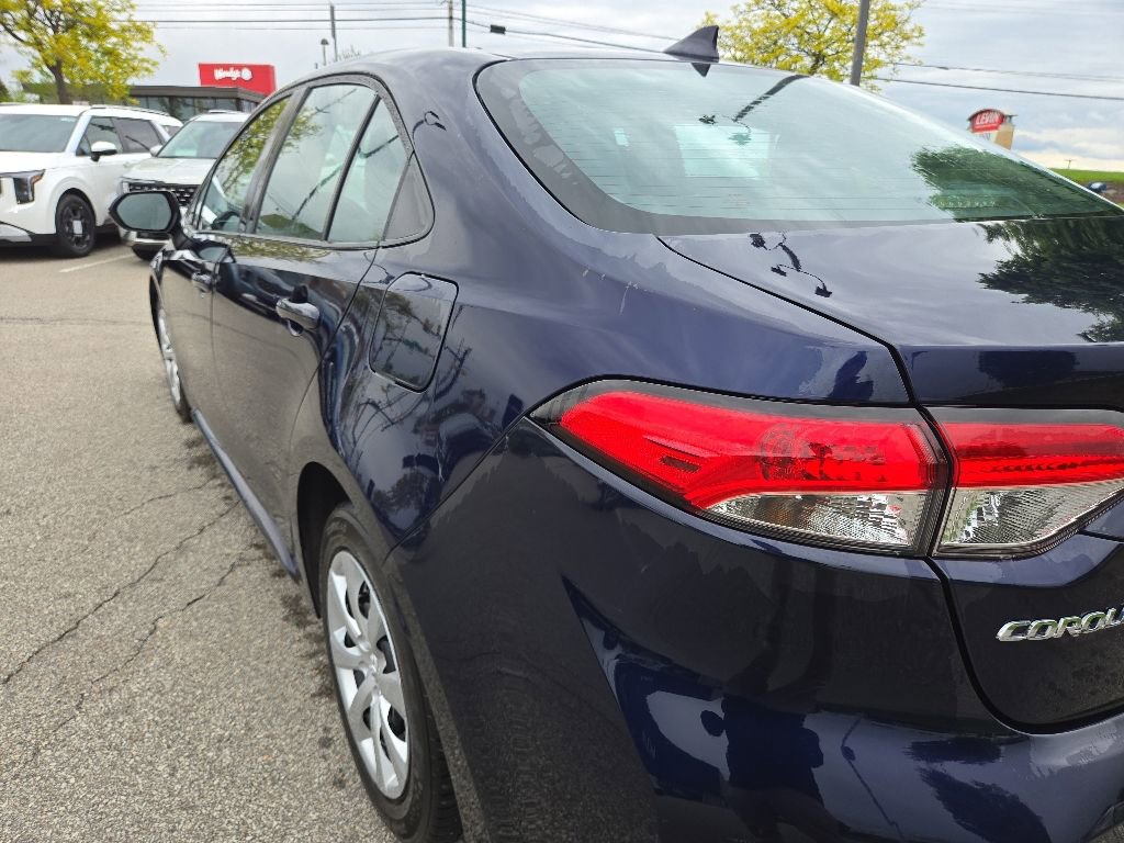 Used 2023 Toyota Corolla LE FWD image 4