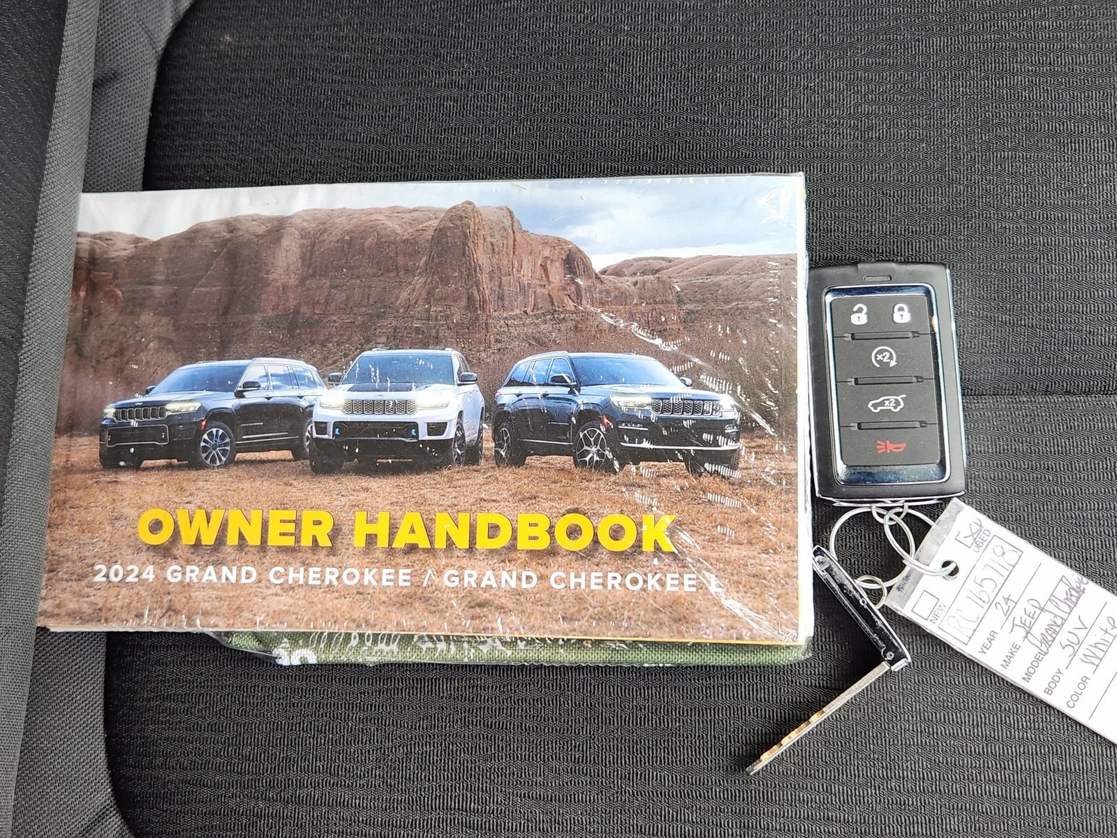 Used 2024 Jeep Grand Cherokee Laredo X w/ Luxury Tech Group I AWD/4WD image 44