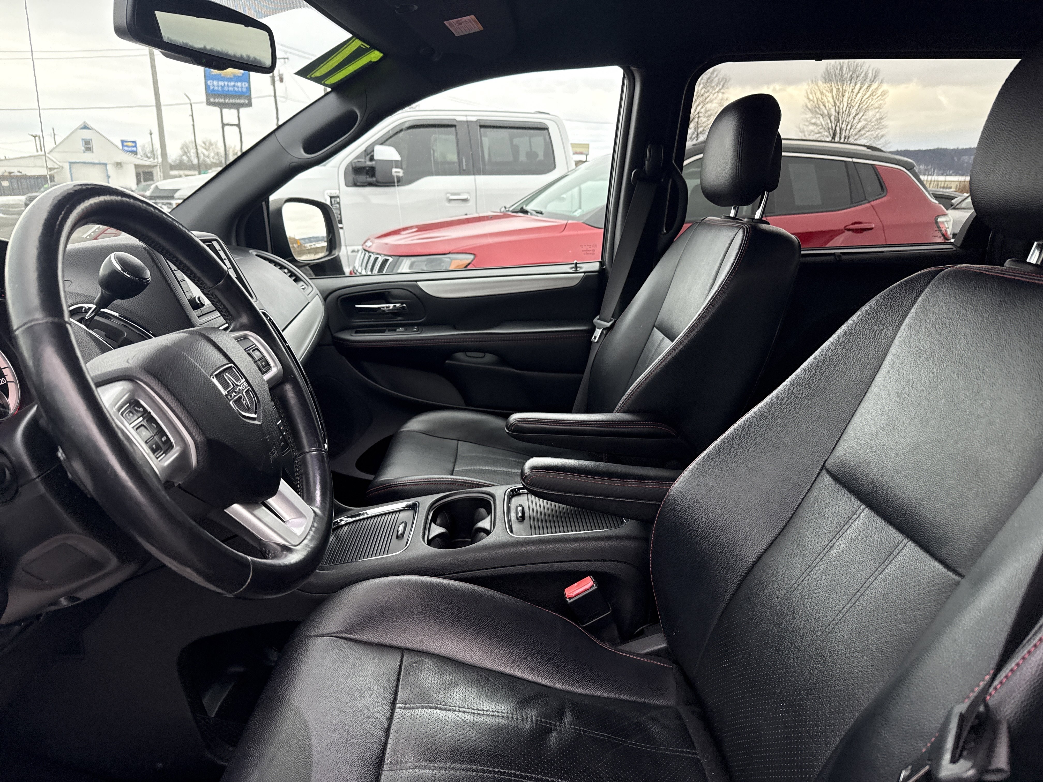 Used 2017 Dodge Grand Caravan GT image 12