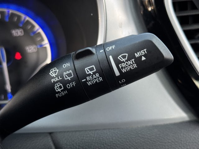 Used 2025 Chrysler Pacifica Limited FWD image 24