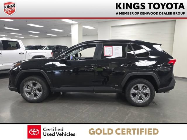 Used 2025 Toyota RAV4 XLE AWD/4WD image 4