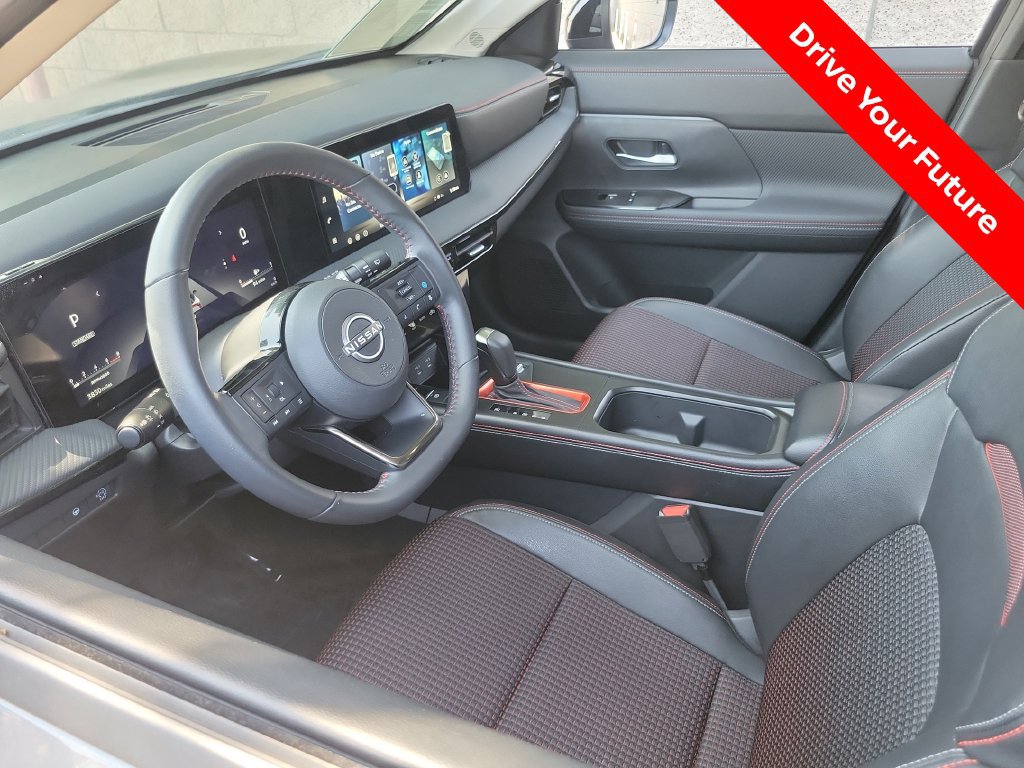 Certified 2026 Nissan Kicks SR FWD image 3