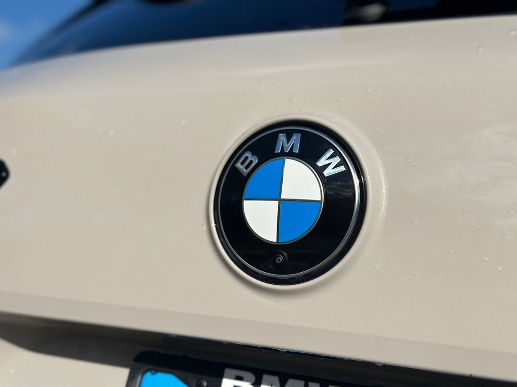 New 2026 BMW iX xDrive60 w/ M Sport Package AWD/4WD image 13