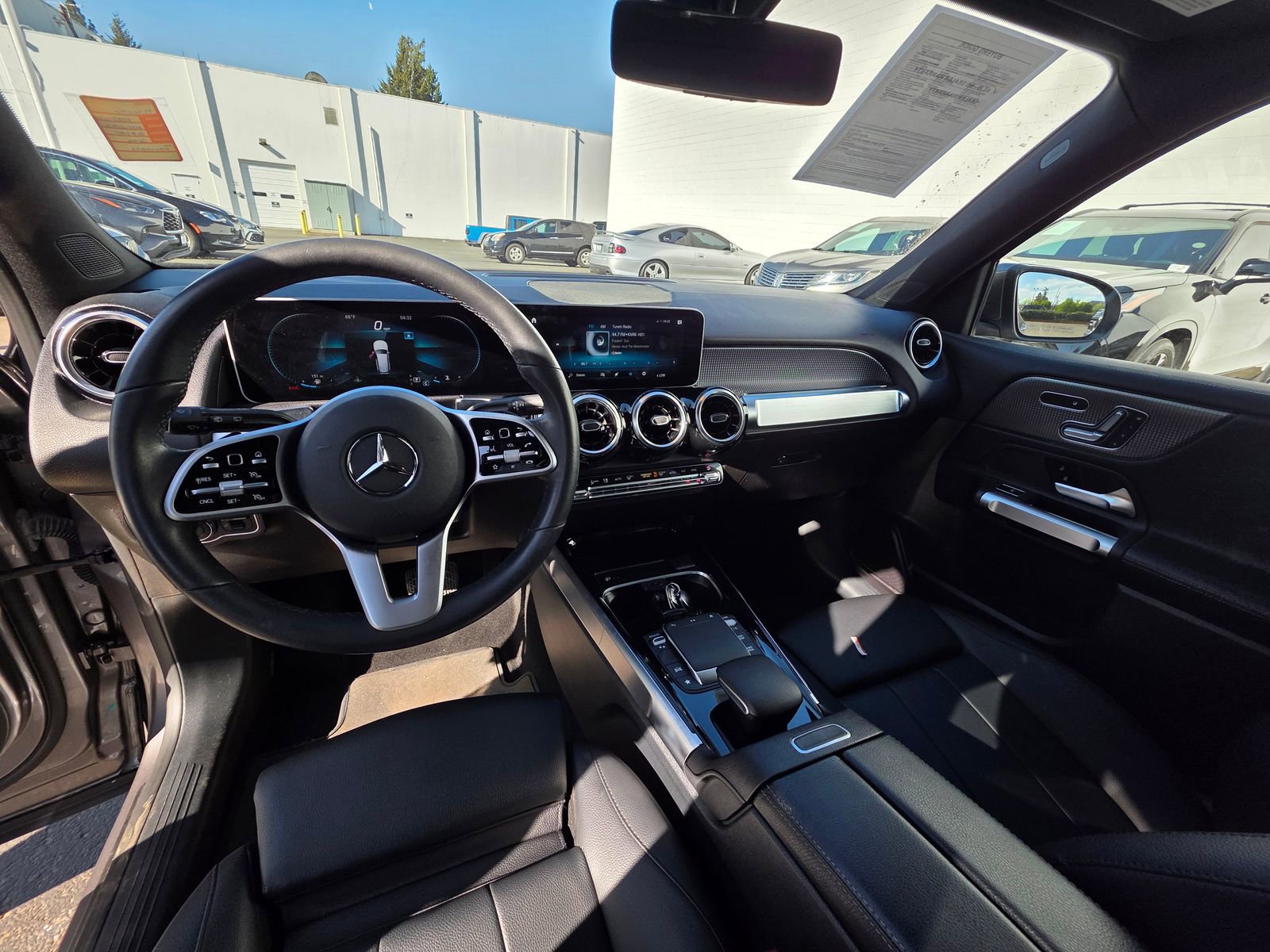 Used 2021 Mercedes-Benz GLB 250 4MATIC image 12
