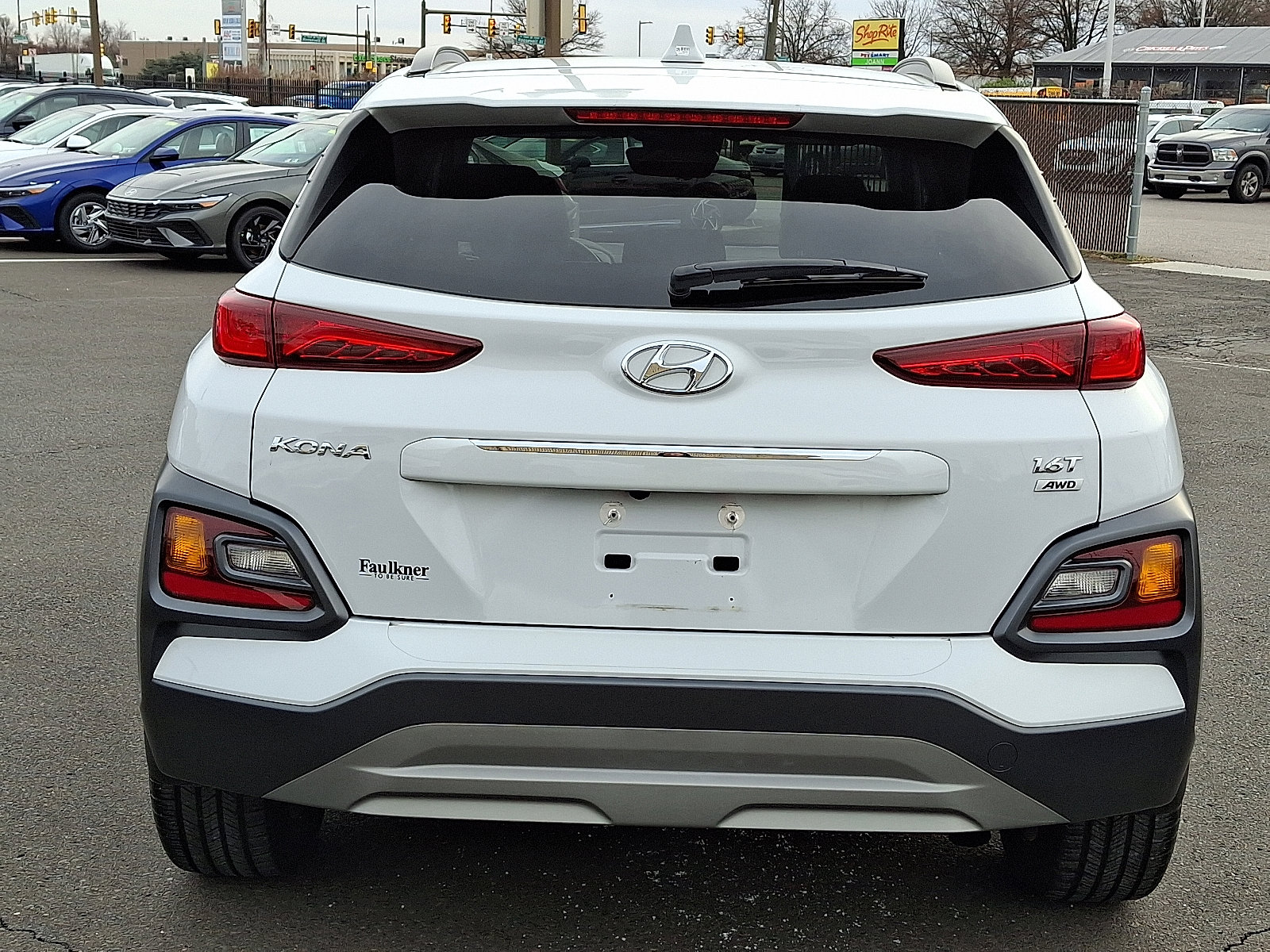 Certified 2021 Hyundai Kona Limited w/ Cargo Package image 5