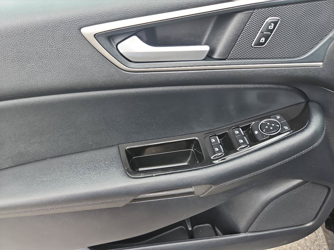 Used 2020 Ford Edge SEL w/ Convenience Package AWD/4WD image 16