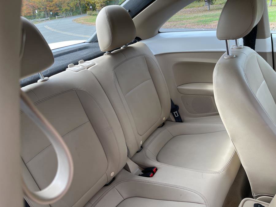 Used 2013 Volkswagen Beetle TDI FWD image 40