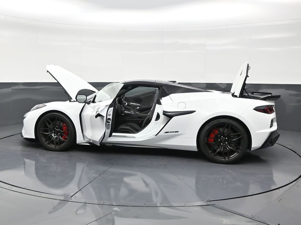 Used 2026 Chevrolet Corvette Z06 RWD image 30