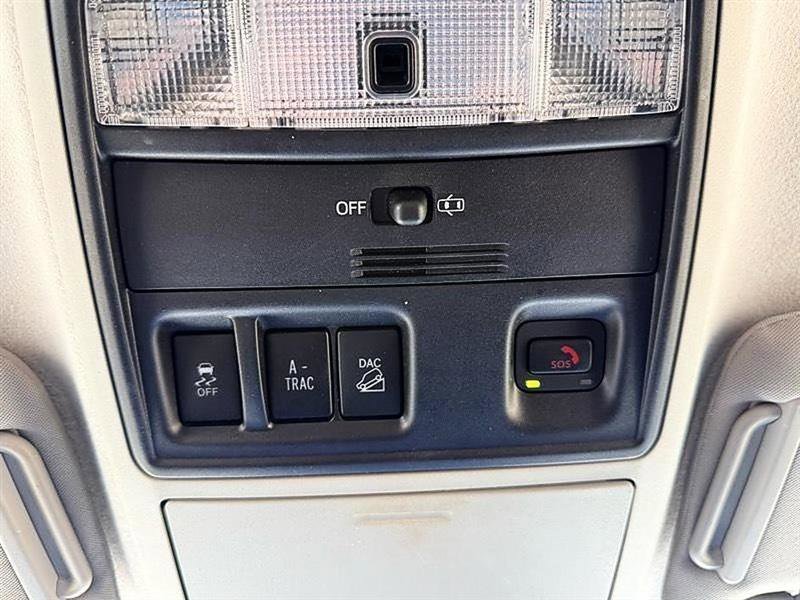 Used 2022 Toyota 4Runner SR5 AWD/4WD image 40