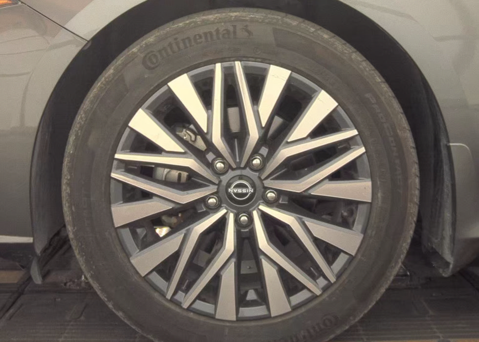 Used 2023 Nissan Altima 2.5 SV FWD image 8