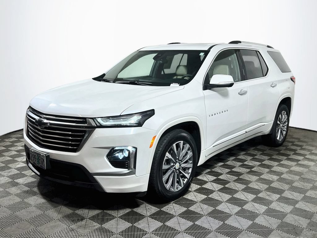 Used 2023 Chevrolet Traverse Premier AWD/4WD image 3