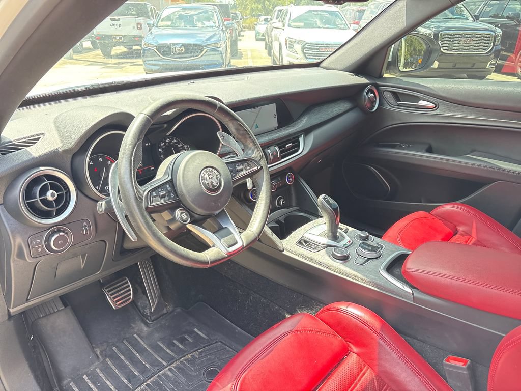 Used 2022 Alfa Romeo Stelvio Sprint RWD image 6