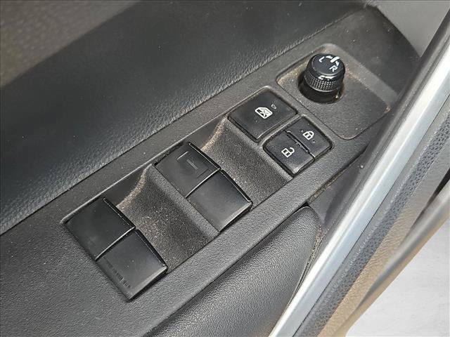 Used 2023 Toyota Corolla Cross LE AWD/4WD image 11