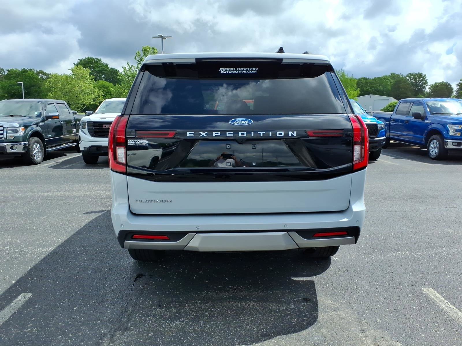Used 2025 Ford Expedition Platinum AWD/4WD image 4