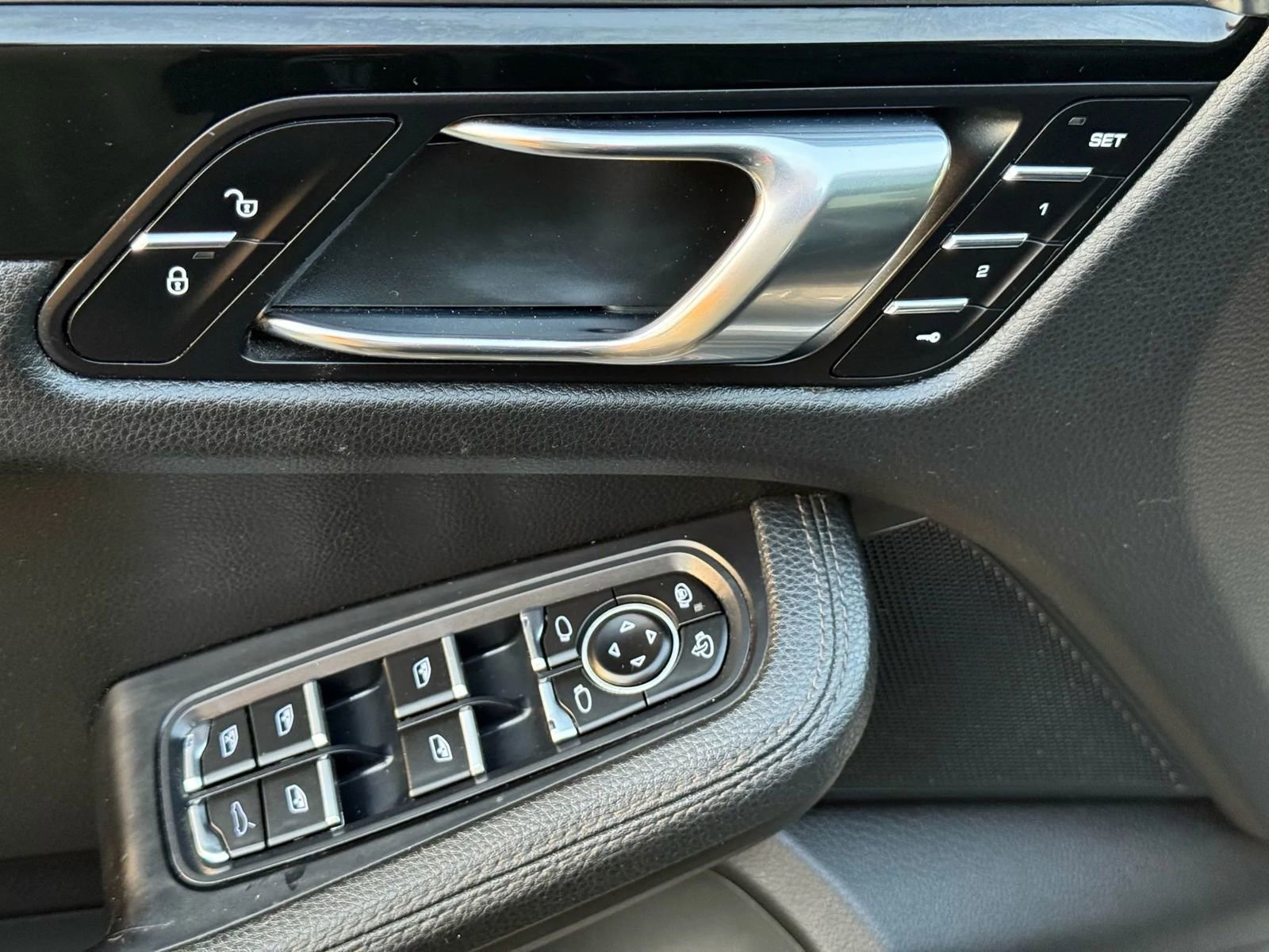 Used 2016 Porsche Macan S AWD/4WD image 16