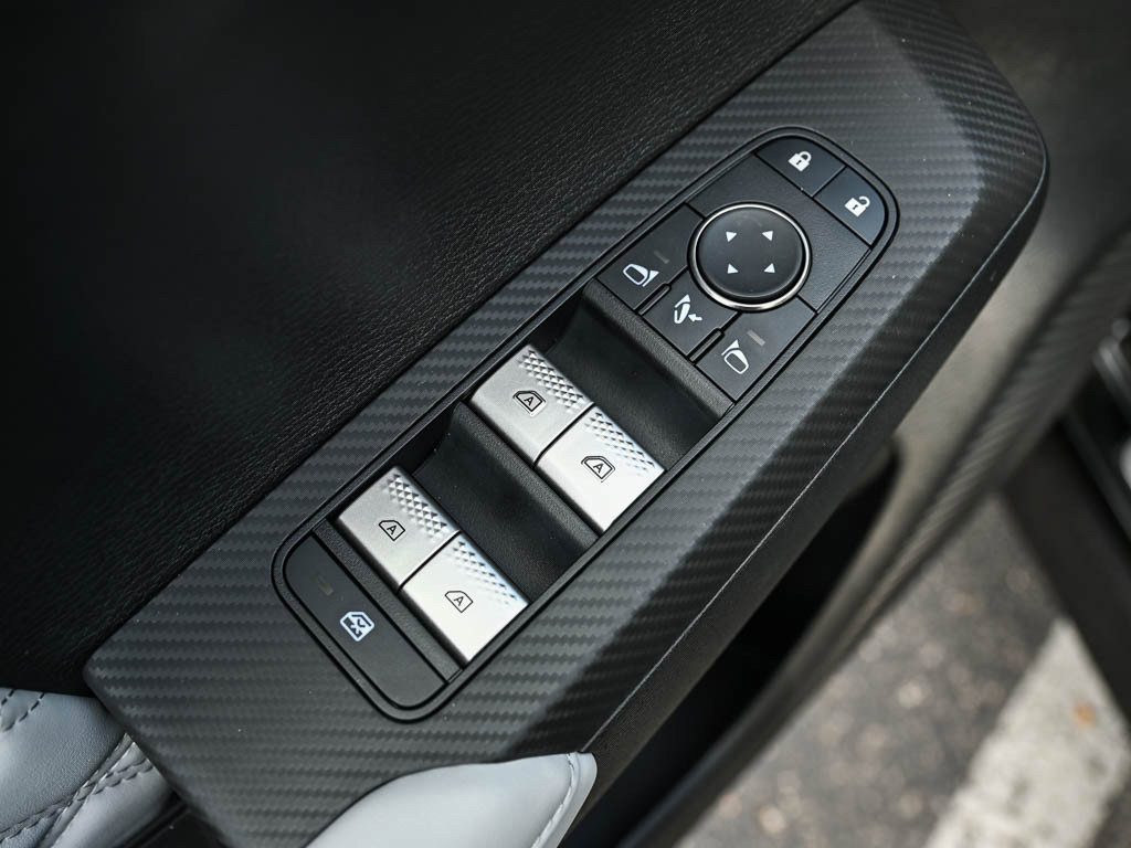 New 2025 Mitsubishi Outlander SEL image 17